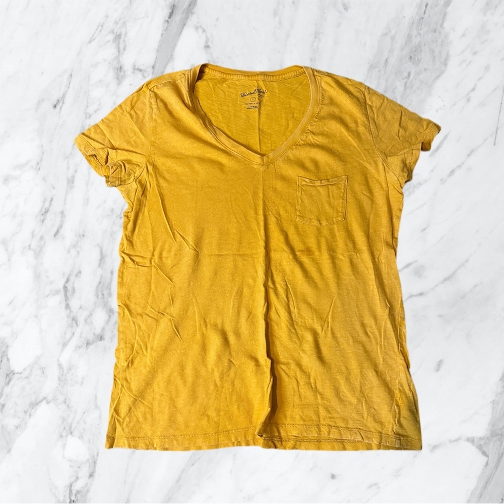 1- Universal Thread Size L Womens V Neck Monterey T shirt Yellow Gold NWOT